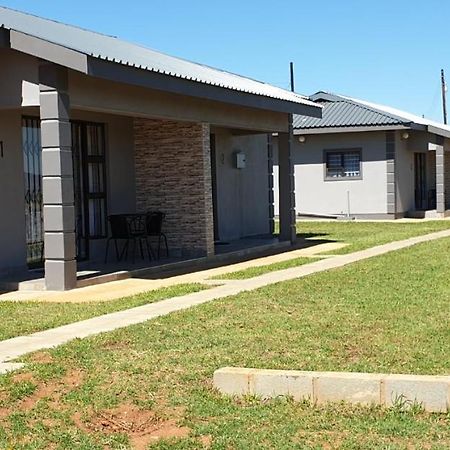 Enkhosi Guest Lodge Nhlangano Exterior foto